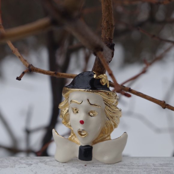 Big Vintage enamel Clown Brooch Gold Plated - Picture 5 of 5